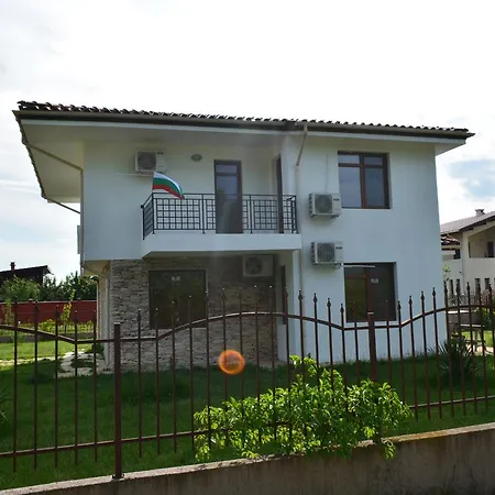 Green Valley Guest Houses Guest house *