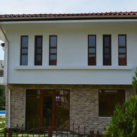 Green Valley Guest Houses Guest house Gyul'ovtsa