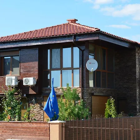Green Valley Guest Houses * Gyul'ovtsa